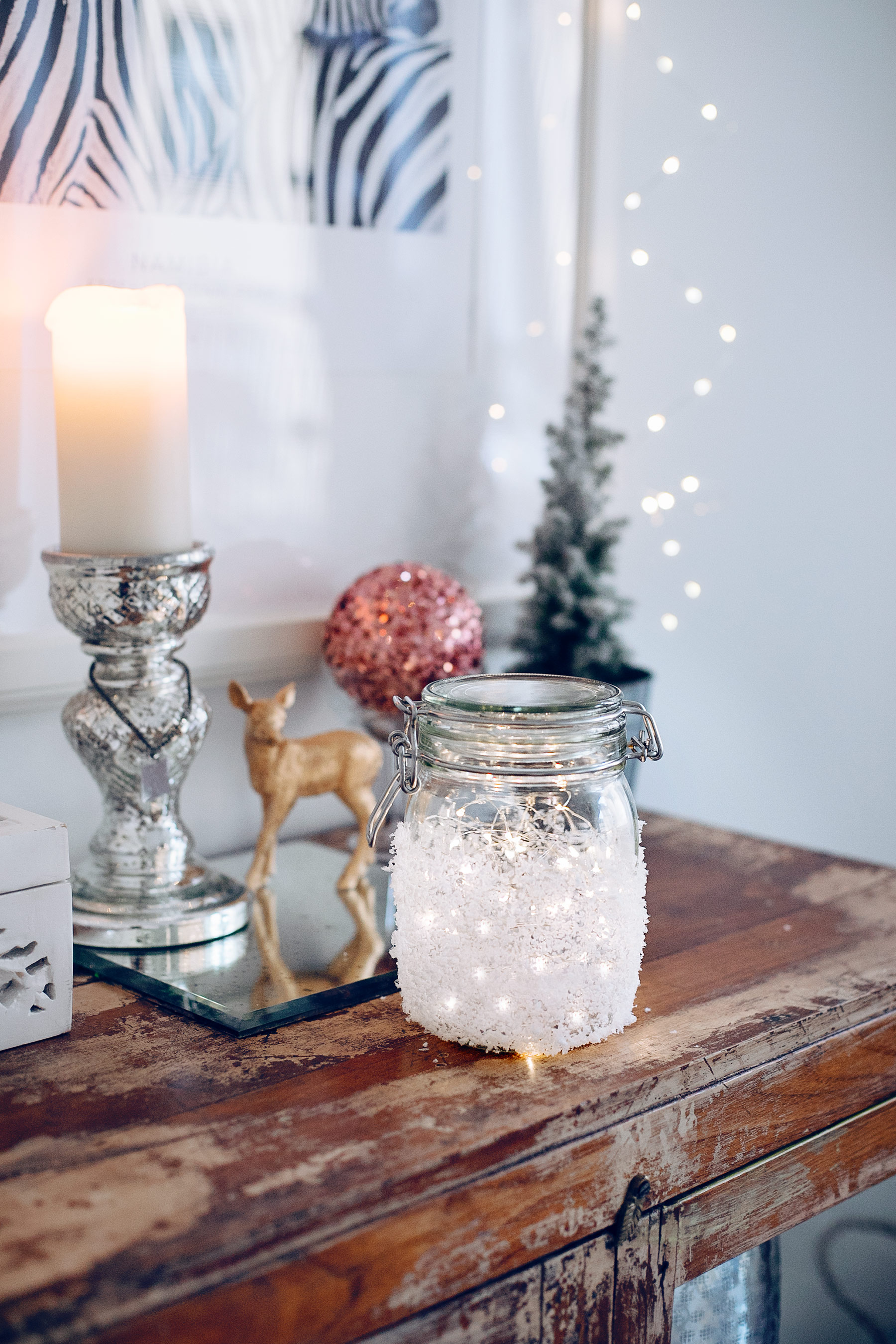 DIY: Snowy mason jar fairy lights